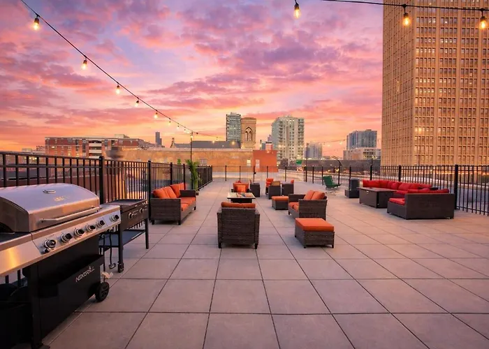 Appartamento Charming 2br With Skyline View, Optional Parking & Gym Access Near Mccormick Place, Lakefront And Soldier Field