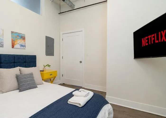 Charming 2br With Skyline View, Optional Parking & Gym Access Near Mccormick Place, Lakefront And Soldier Field Appartamento *